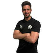 Adri&aacute;n Vallejo