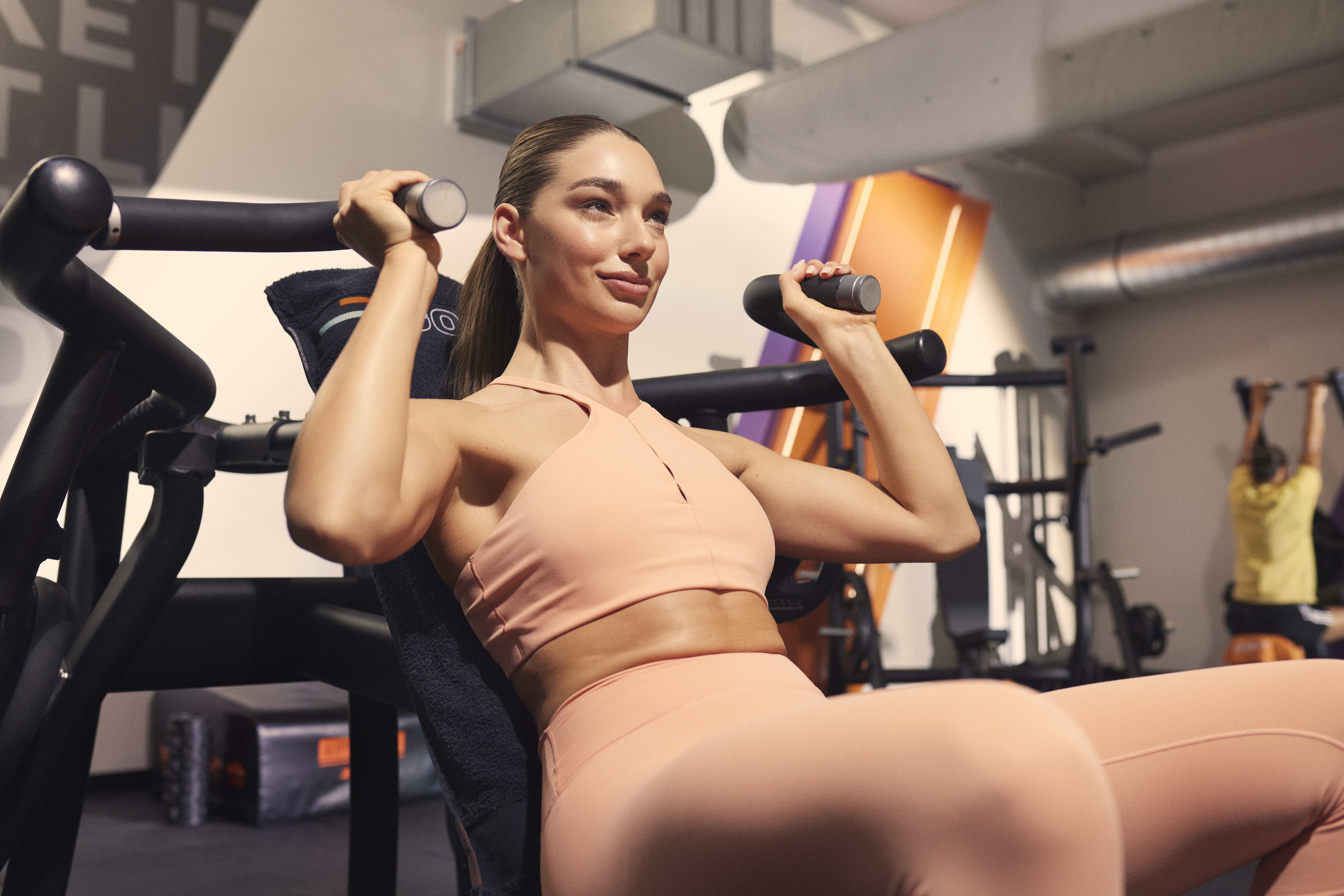 Exercices de musculation adaptés aux débutants en salle de sport