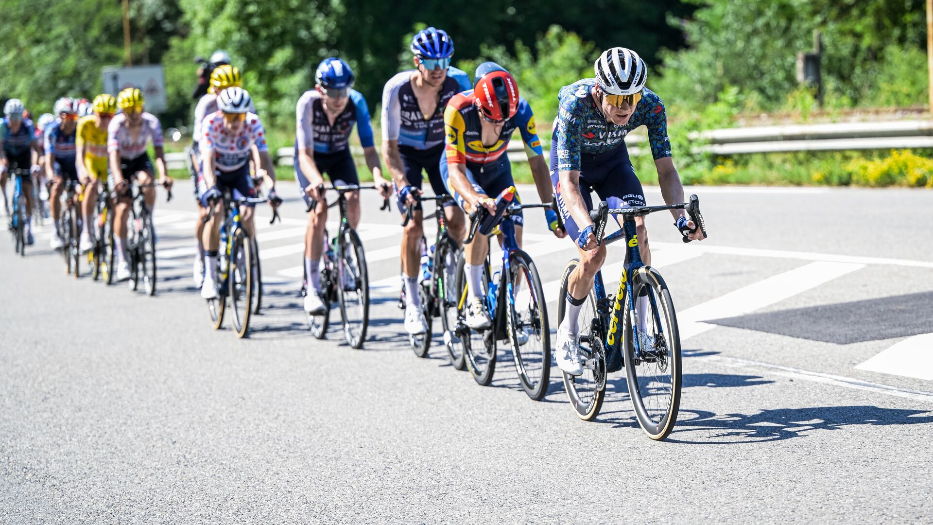 People that are biking the tour the france