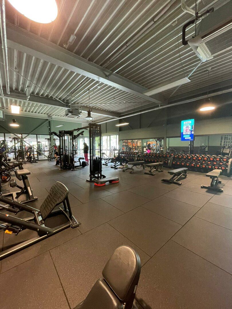 Sportschool BasicFit Rotterdam IJsselmonde Dwarsdijk 24/7