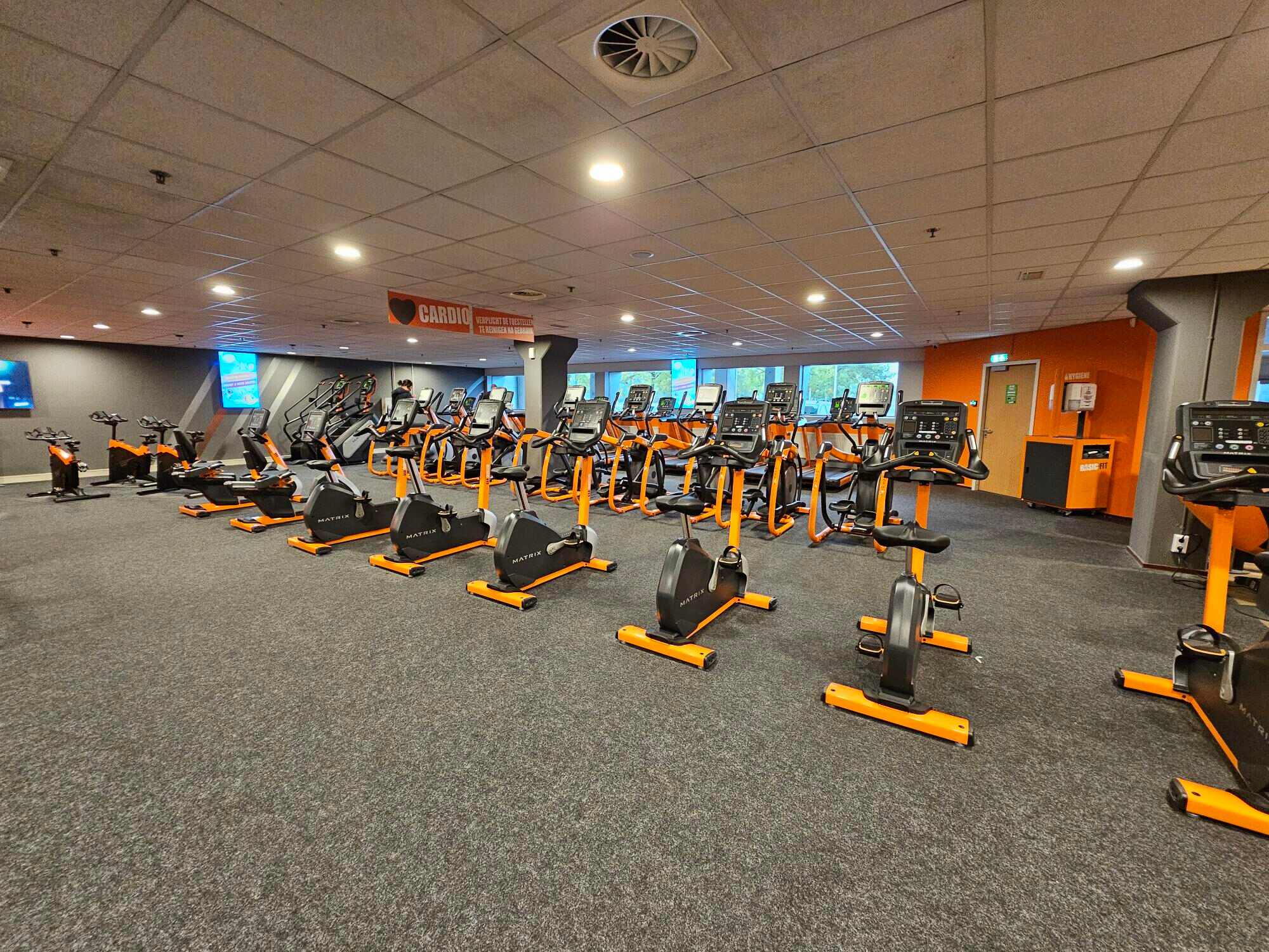 Sportschool Basic-Fit Arnhem Batavierenweg 24/7