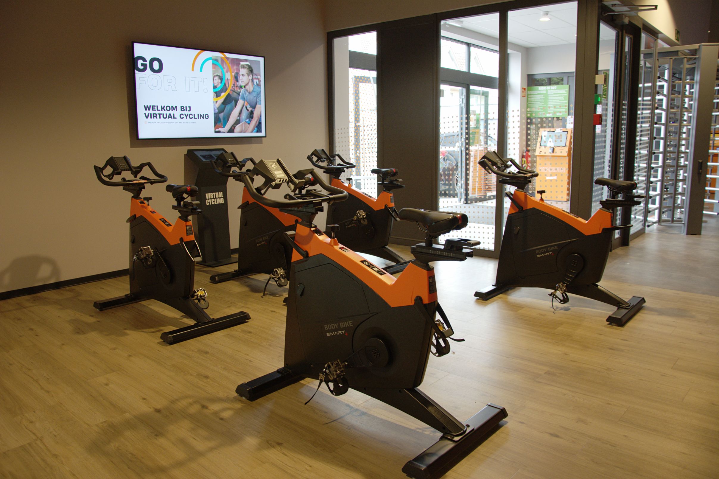 Fitnessclub Basic-Fit Ingelmunster Oostrozebekestraat 24/7