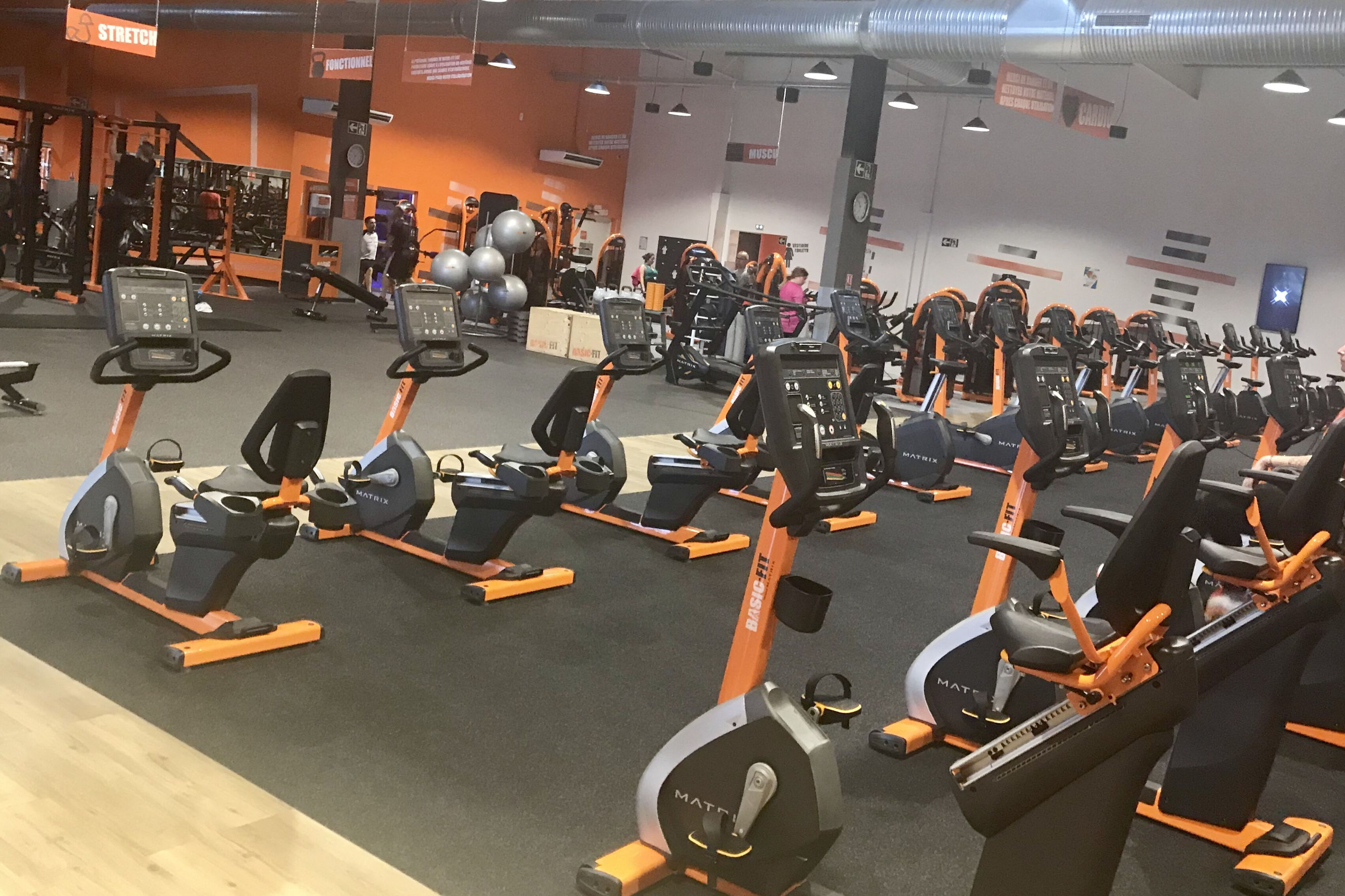 Salle De Sport Basic Fit Allonnes Rue Charles Darwin