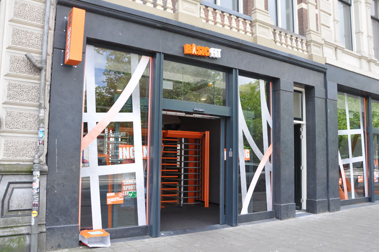 Basic fit antillenstraat openingstijden